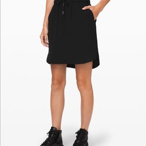 Lululemon in the fly skirt sz 8 NWT